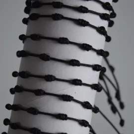 PULSERA NEGRA 7 NUDOS